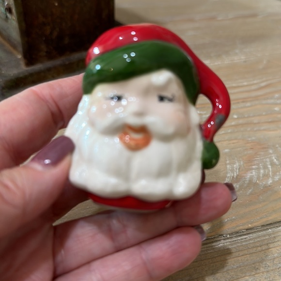 Santa Salt n Pepper Shakers - Picture 9 of 14